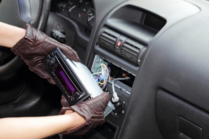 Kaune sulaikyti įtariamieji vagyste iš automobilio
