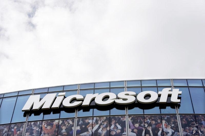 „Microsoft“ apkaltinta išmaniųjų telefonų savininkų sekimu