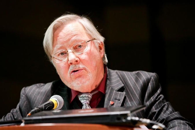 V.Landsbergis ragina siekti Lenko kortos teisinio įvertinimo