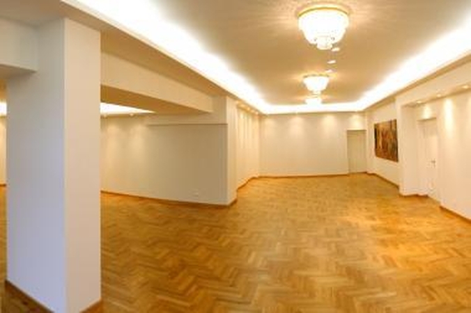 Muzikiniame teatre atgimė baltoji salė
