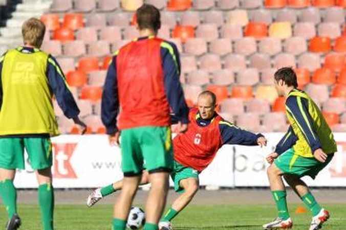 Futbolo rinktinė pradeda ruoštis rungtynėms su Rumunija