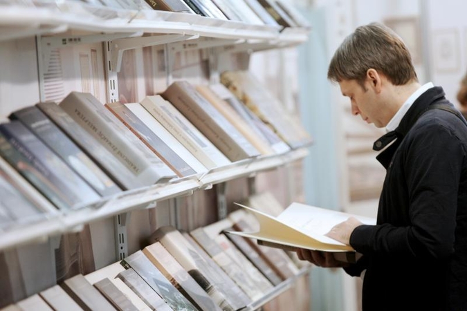 Prezidentė šalies gyventojus kviečia dovanoti knygas bibliotekoms