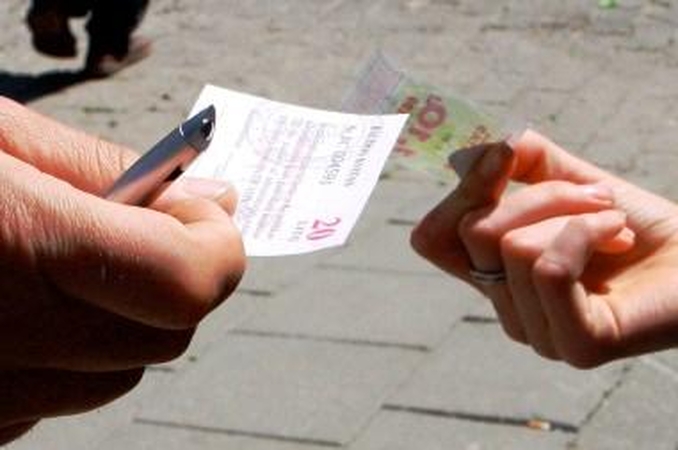 Ministras siūlo didinti baudas už važiavimą be bilieto 