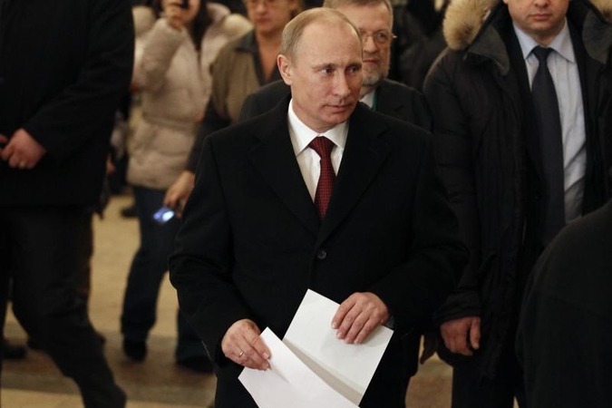 Pirminiais duomenimis, Rusijos prezidento rinkimus laimėjo V.Putinas