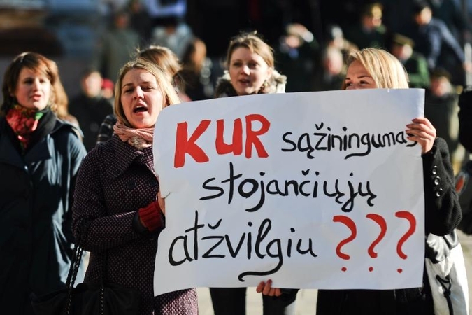 Nemokamai studijuoti šiemet galės mažiau pirmakursių?