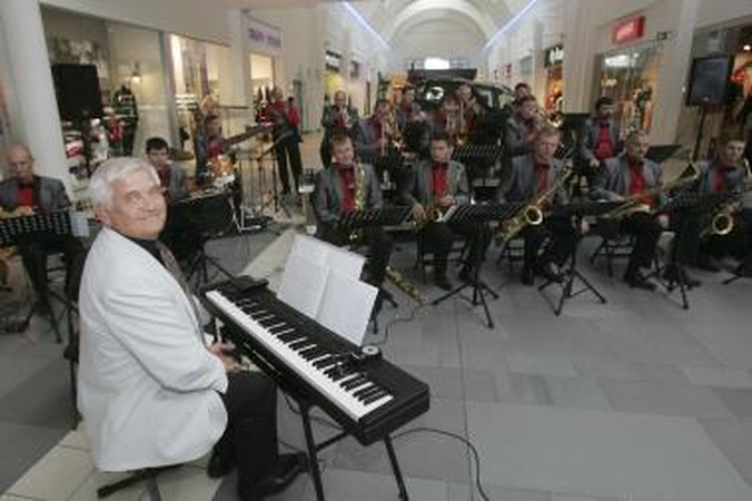 Mirė Kauno bigbendo kūrėjas Romualdas Grabštas 