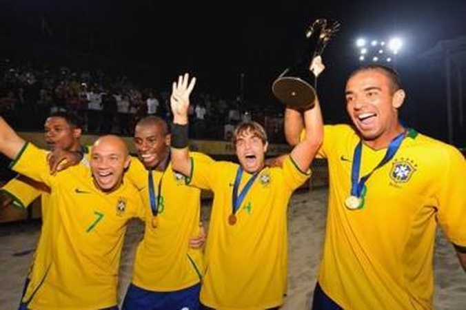 Paplūdimio futbolo auksas lengvai atiteko brazilams