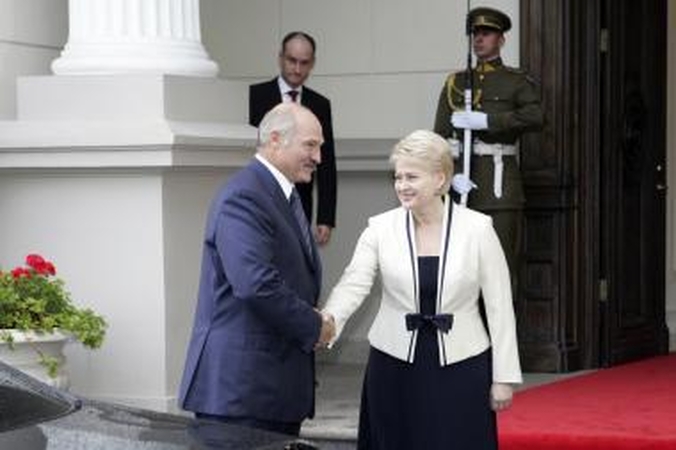 Nevyriausybininkai prašo D.Grybauskaitės asmeniškai kreiptis į A.Lukašenką dėl politinių kalinių išlaisvinimo