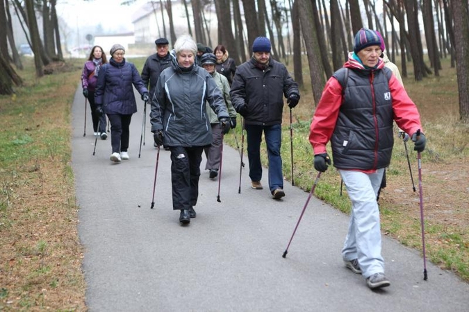 Šiaurietiškas pasivaikščiojimas pajūriu išjudino senolius