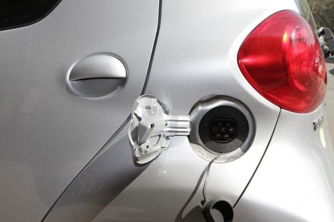 Kinija dar labiau skatins elektrinį transportą