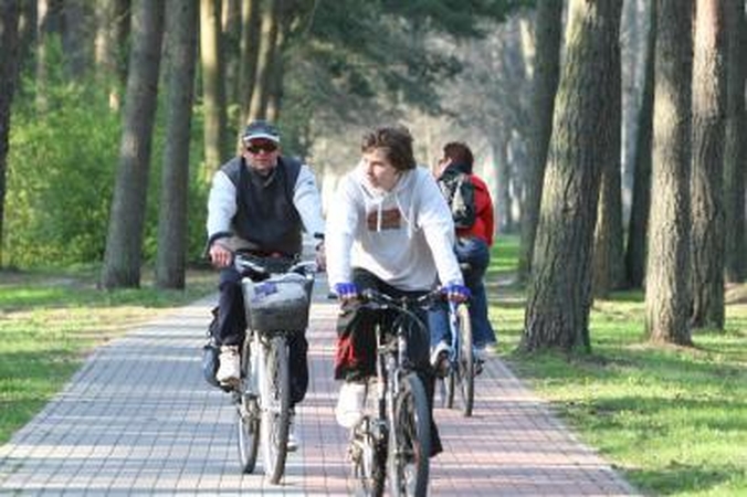 Paskutinį vasaros savaitgalį – rožinių dviračių ekskursija