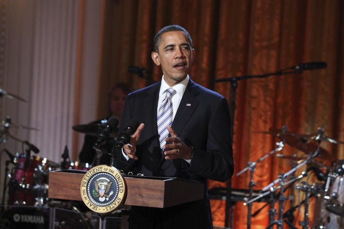 Obamos ir Romney pozicijos apylygės, rodo nauja apklausa