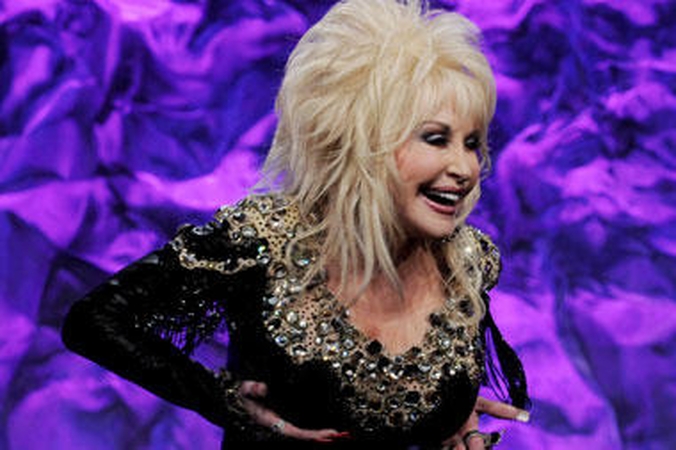 Dolly Parton nori dirbti su Lady Gaga