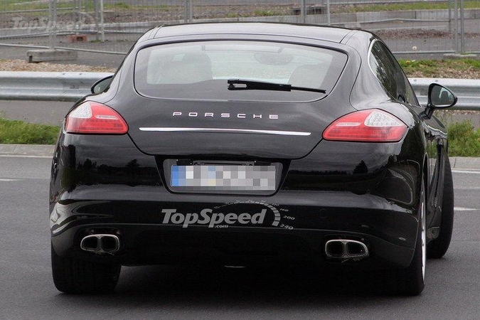 Gatvėje užfiksuotas pagražintas "Porsche Panamera“ modelis