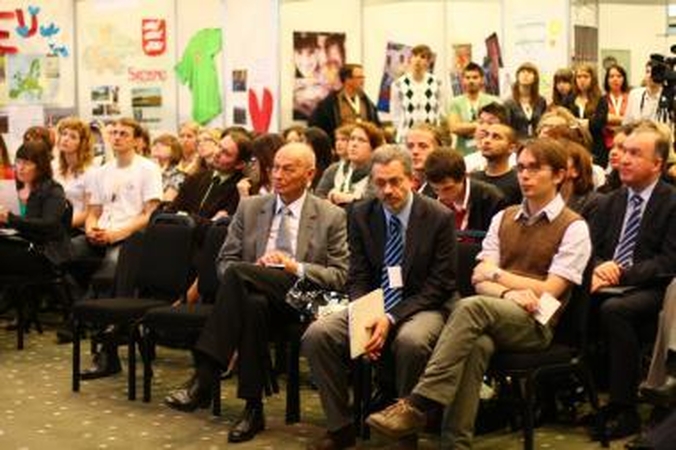 10-ies šalių jaunimas Vilniuje diskutuoja ir pristato idėjas (programa)