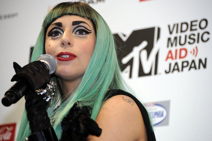 Lady Gaga apkaltinta labdaros pasisavinimu