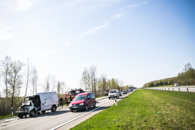 Per savaitę keliuose žuvo trys vairuotojai ir dviratininkas