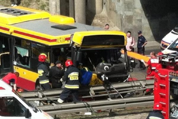 Varšuvoje per maršrutinio autobuso avariją sužeisti 36 žmonės