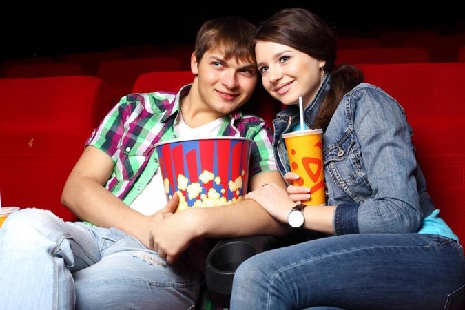 Londono kino teatre atsirado dvigulės lovos