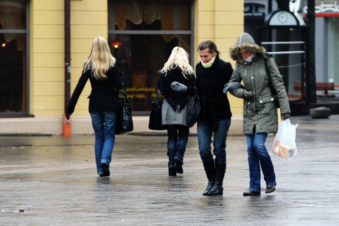 Atokesni uostamiesčio šaligatviai virto čiuožykla   