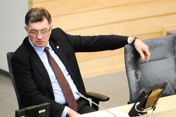 Už pažemintą garbę A.Butkevičiui iš I.Degutienės vyro priteistas 1 Lt