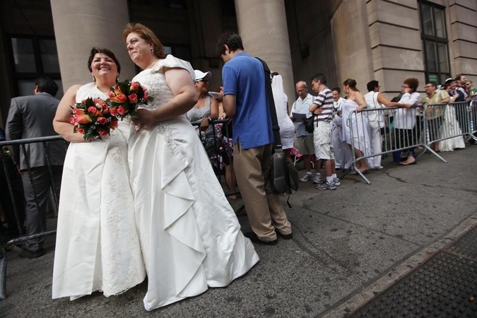 Prancūzijoje homoseksualai galės tuoktis ir įsivaikinti nuo 2013 m.