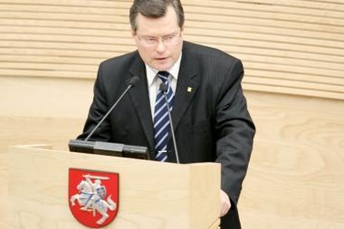 R.Šukys: gamintojai Lietuvai tiekia vaistus padidintomis kainomis