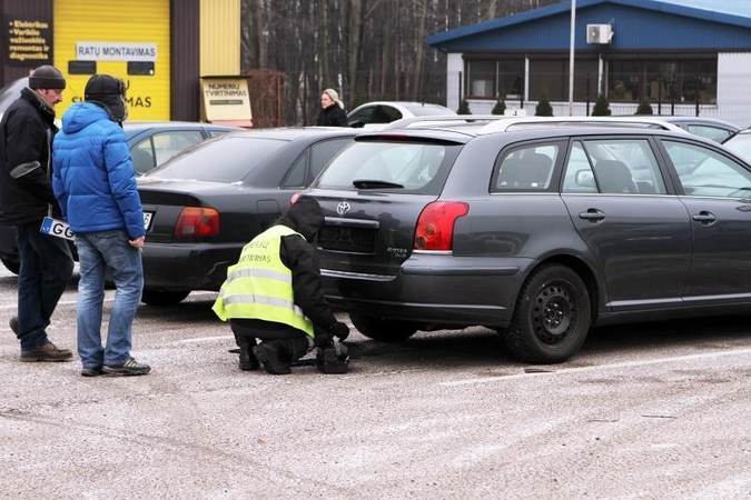 Kodėl naudinga išregistruoti nebenaudojamą automobilį