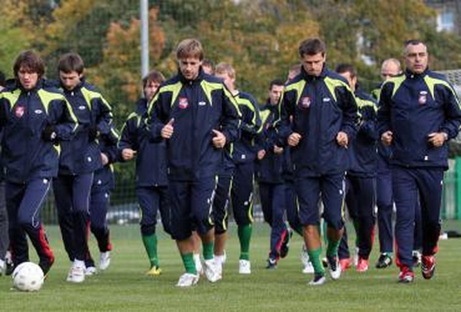 Praretėjusi futbolo rinktinė treniruočių stovykloje pageidavo ramybės