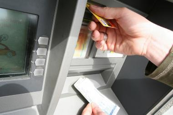 SEB bankas sekmadienį teiks ne visas paslaugas