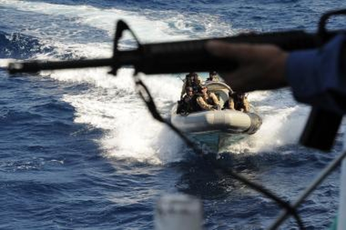 Prie Somalio piratai užėmė laivą su Maltos vėliava ir 15 gruzinų