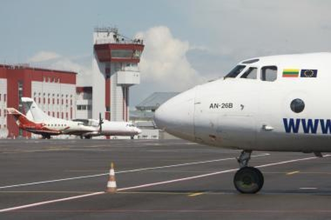 „flyLAL charters“ siūlo parskraidinti kitų bendrovių keleivius