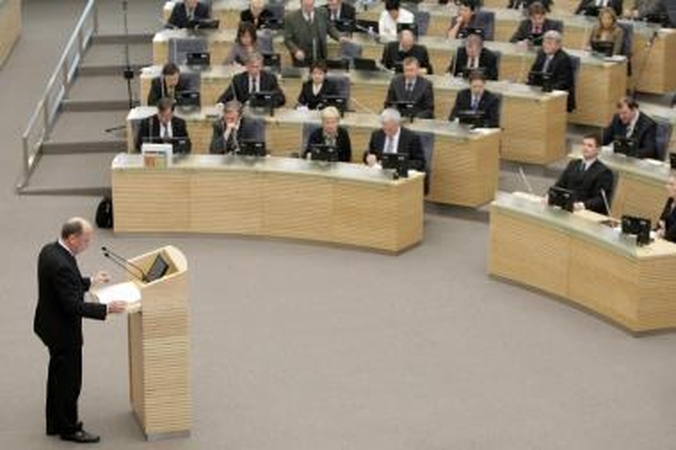 Seimas atmetė Prezidento veto dėl žemės grąžinimo draustiniuose 