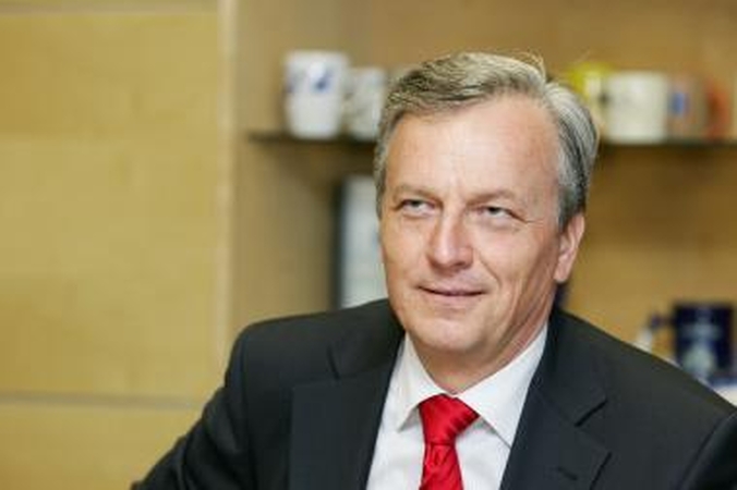 S.Stoma traukiasi iš TPP, žvalgosi į konservatorius