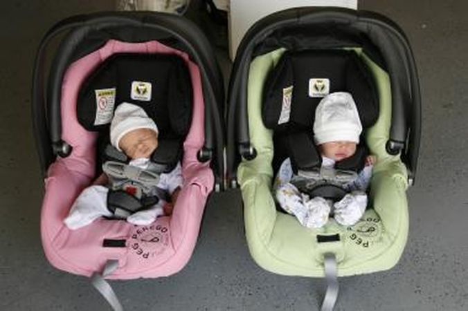 Lenkijoje vienos mamos vaikai dvyniai turi skirtingus tėvus