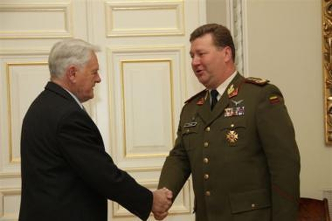 Prezidentas susitiko su Lietuvos kariuomenės vadu