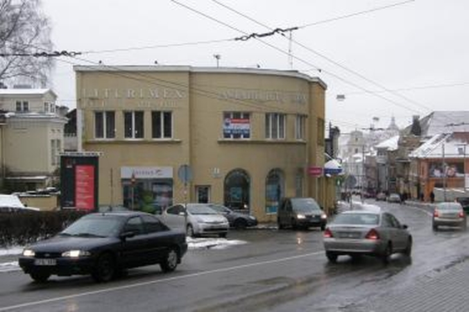 Bankrotas „šienauja" turizmo bendroves