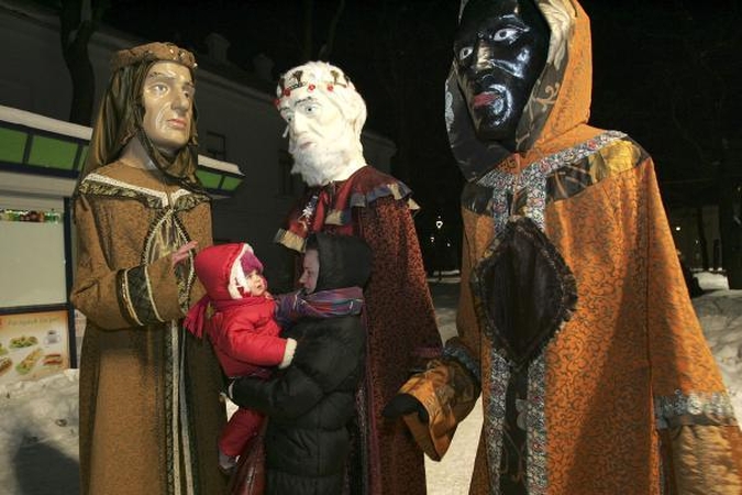 Trys Karaliai mieste užbaigė žiemos linksmybes  