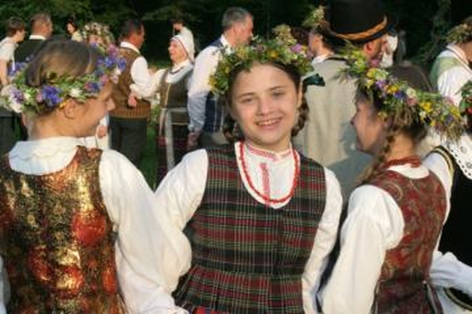 „Graži mūsų šeimynėlė“ kviečia žiūrovus