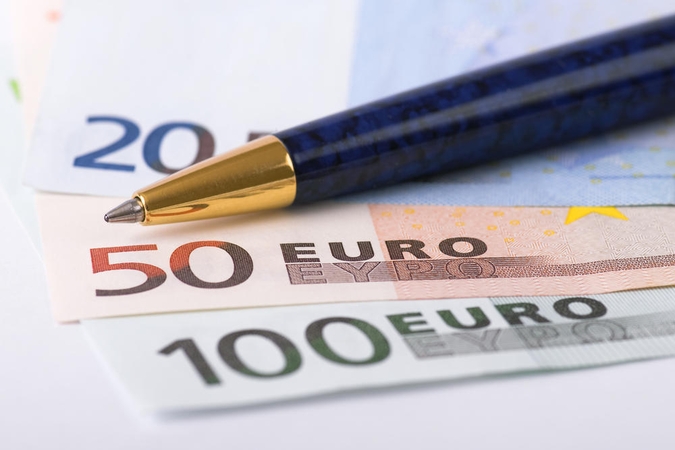 ECB apkarpė palūkanas