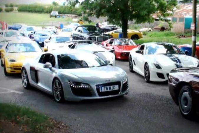 Gražiausią pasaulyje spūstį sudarė superautomobiliai