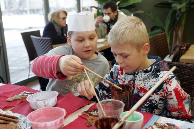 Vilniečių puošti meduoliai – vaikų namų auklėtiniams