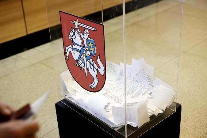 Pajūrio rinkimų apygardoje perskaičiuojami rinkėjų balsai 