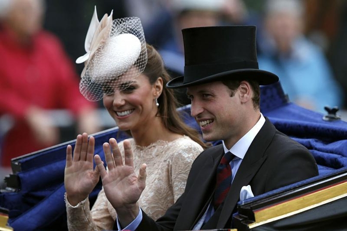 Nejaugi Kate Middleton turi tik vienus batelius?