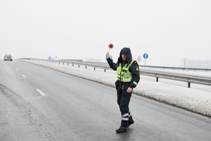 Kelių policijai savaitgalį įkliuvo 6 neblaivūs vairuotojai 