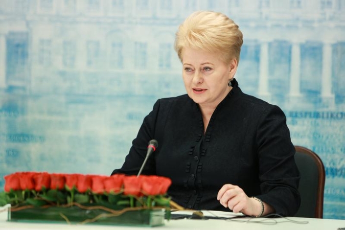 Prezidentė peikia ministrą: per egzaminą – jokių privilegijų mažumoms