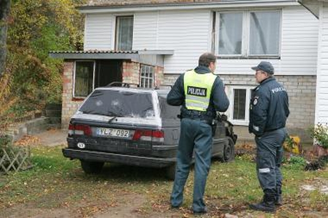 Moteris sulaikė jos sode vagiliavusius paauglius