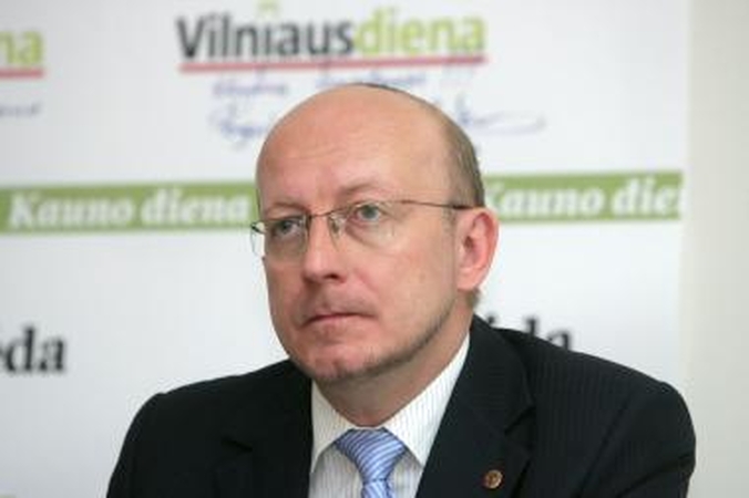 A.Valinskas eina A.Paulausko pėdomis?