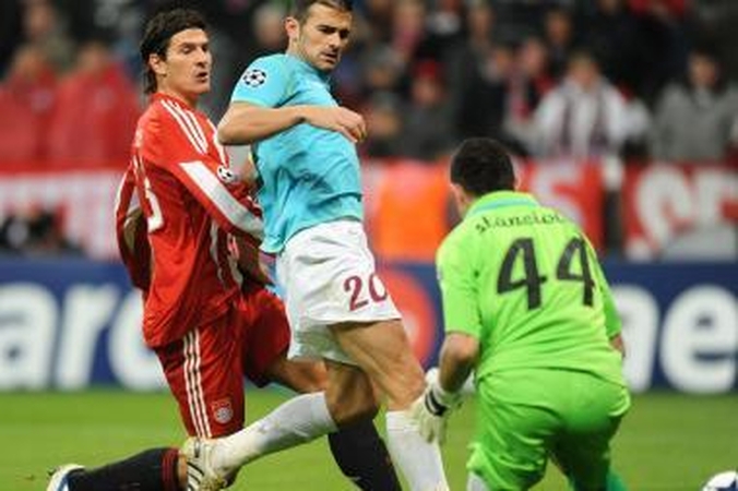 Rumunijos klubo futbolininkai mušė įvarčius sau