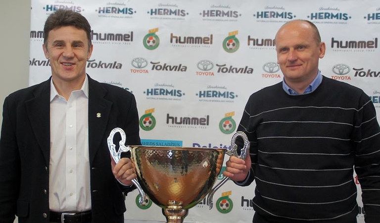 Lietuvos politikai iš šalies futbolo vys korupcijos šleifą